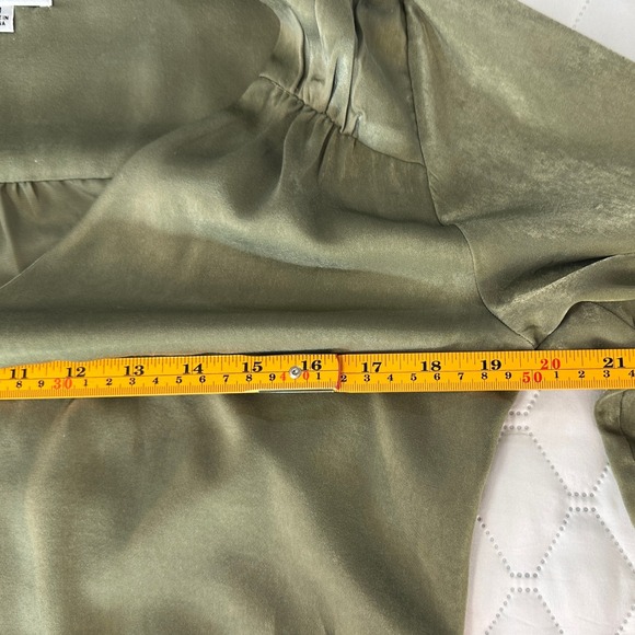 Socialite Midi Dress Women Medium Olive Green Excellent Satin V-Neck Long Sleeve - Picture 5 of 7